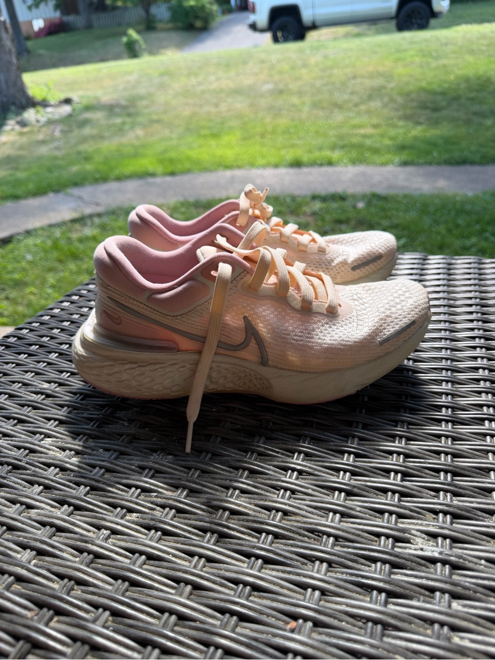 Womens Nike invincible size 7.5
